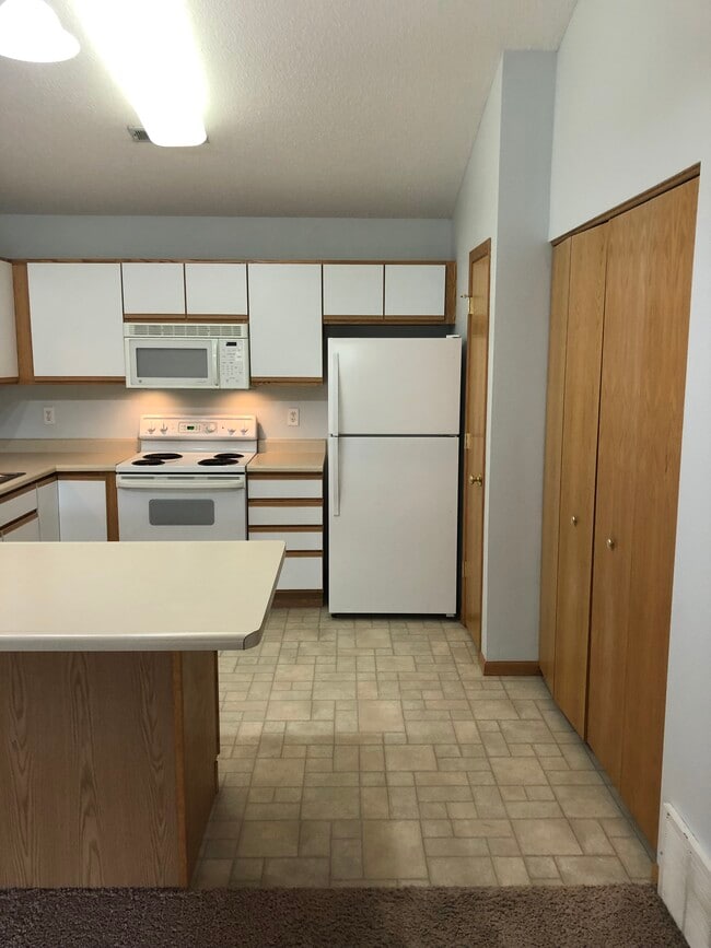 2865 Coral Ct, Unit 301 photo'