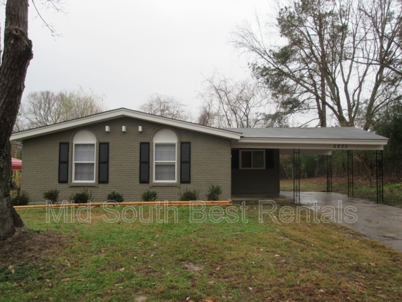 2233 Hawkins Mill Rd in Memphis, TN - Building Photo