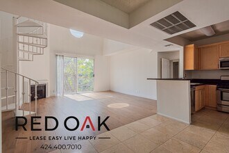 884 Palm Ave in West Hollywood, CA - Building Photo - Building Photo