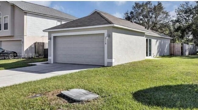 2210 Whispering Trails Dr in Winter Haven, FL - Building Photo - Building Photo