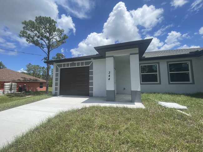 344 Rockland St in Lehigh Acres, FL - Building Photo - Building Photo