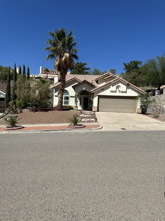 5615 Burning Tree Dr in El Paso, TX - Building Photo