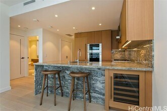 1100 Ala Moana Blvd in Honolulu, HI - Foto de edificio - Building Photo