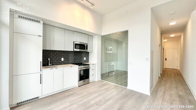285 Dufferin St in Toronto, ON - Building Photo - Building Photo