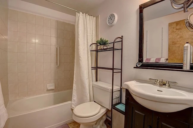 5711 N Hermosa Ct, Unit Bedroom in Spokane Valley, WA - Building Photo - Building Photo