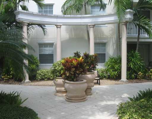 224 Murcia Dr in Jupiter, FL - Building Photo