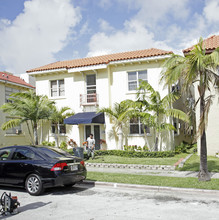 Menores Condo in Coral Gables, FL - Building Photo - Building Photo