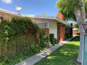 6009-6019 Buffalo Ave in Van Nuys, CA - Building Photo - Building Photo