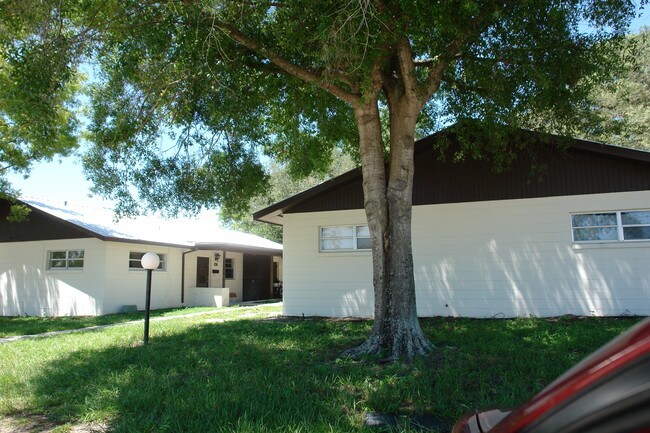 12 S Glenwood Ave in Avon Park, FL - Foto de edificio - Building Photo