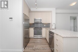 4633 Glen Erin Dr in Mississauga, ON - Building Photo