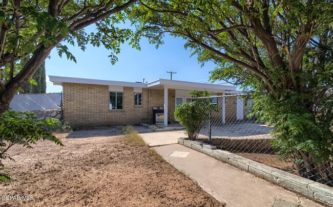 10000 Jamaica St in El Paso, TX - Building Photo - Building Photo