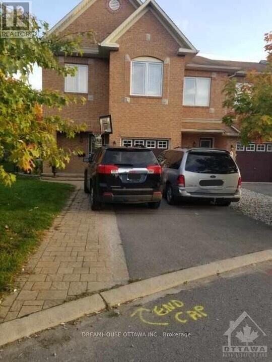 241 Serena Way in Ottawa, ON - Building Photo