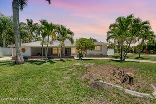 705 3rd Ave in Satellite Beach, FL - Building Photo