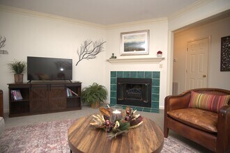140 Oldfield Rd in Moneta, VA - Building Photo - Building Photo