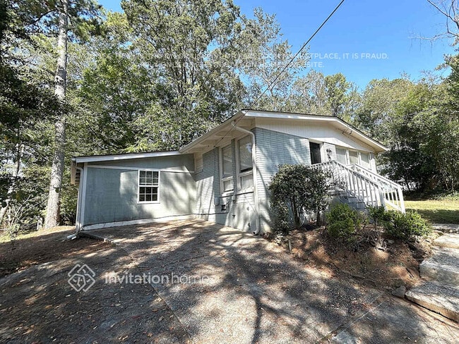 2943 Horse Shoe Dr in Atlanta, GA - Building Photo - Building Photo
