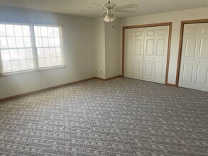 85 Yotzonot Dr, Unit 102 in Bloomington, IL - Building Photo - Building Photo