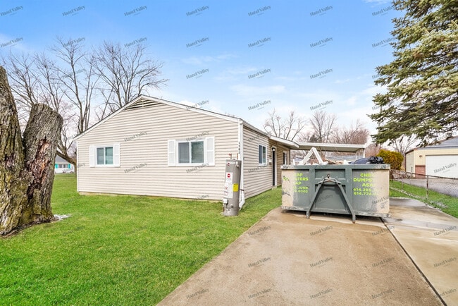 property at 1382 Southfield Dr S