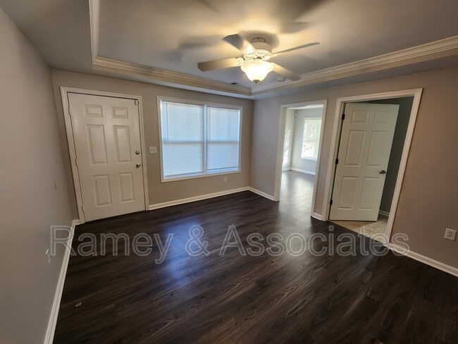 3802 Falcon Crest Dr in Louisville, KY - Building Photo - Building Photo