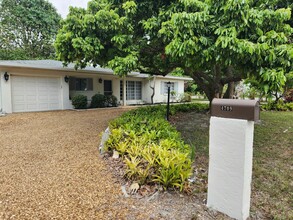 4709 Lords Ave in Sarasota, FL - Building Photo - Building Photo