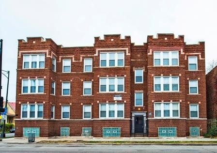 7053 S St Lawrence Ave in Chicago, IL - Foto de edificio