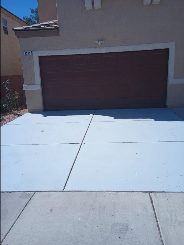 8209 Aylesbury Ave in Las Vegas, NV - Building Photo - Building Photo