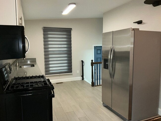 7 Dorothy Ln in Rockville, MD - Building Photo - Building Photo