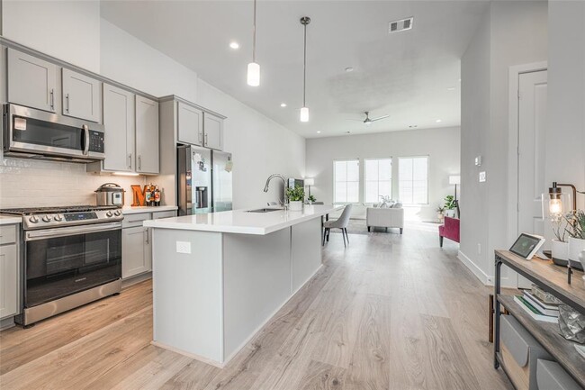 1311 Reinerman St in Houston, TX - Building Photo - Building Photo