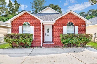5837 Creek Station Dr in Pensacola, FL - Building Photo