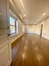 2539 W Iowa St, Unit 2 in Chicago, IL - Foto de edificio - Building Photo