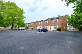 990 Chicago Ave in Harrisonburg, VA - Building Photo - Building Photo