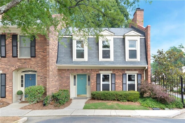 property at 1 Pendleton Pl NE