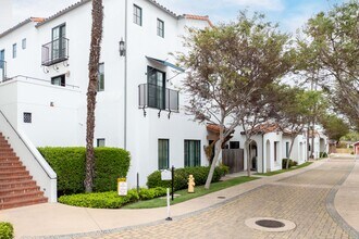 601 E Micheltorena St in Santa Barbara, CA - Building Photo - Building Photo