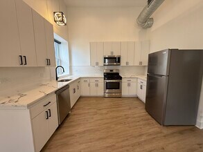 4735 N Artesian Ave, Unit 4731 -201 in Chicago, IL - Building Photo - Building Photo