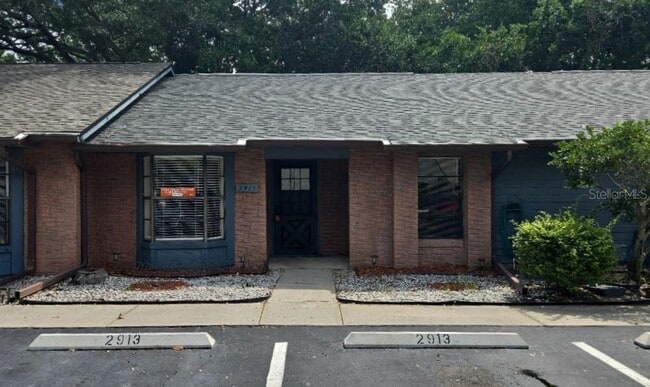 property at 2913 Duchess Oak Ct