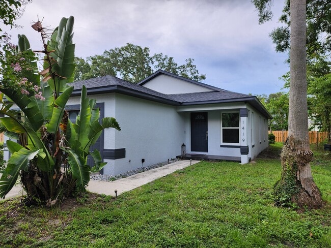 property at 1419 Russell Ave