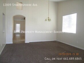 12009 Stratosphere Ave in Bakersfield, CA - Building Photo - Building Photo