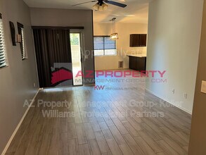 10225 W Camelback Rd in Phoenix, AZ - Building Photo - Building Photo