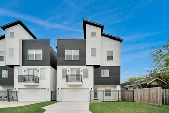 2920 Nance St in Houston, TX - Building Photo - Building Photo