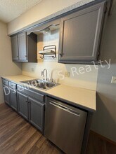 1501 W Rainey St in Ozark, MO - Building Photo - Building Photo