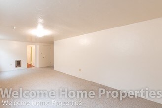 36 NE Ash Ave in College Place, WA - Building Photo - Building Photo