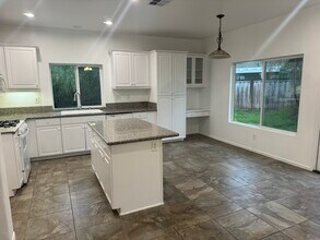 1430 Jewelstone Cir in Hemet, CA - Foto de edificio - Building Photo