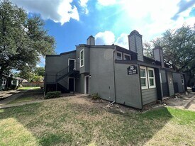 9696 Walnut St in Dallas, TX - Building Photo