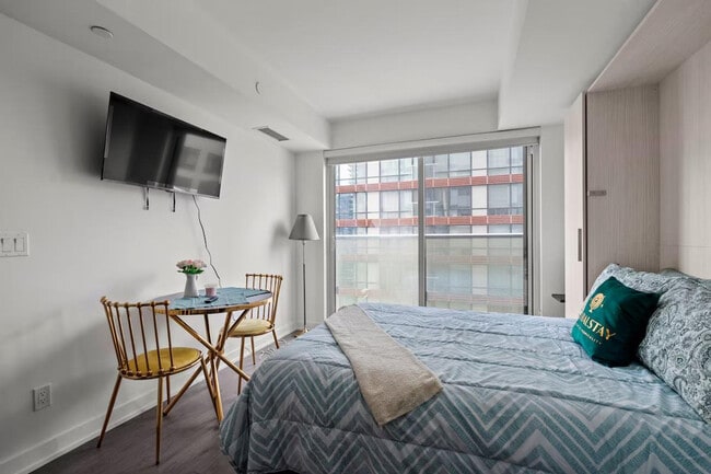 property at 501 Yonge St