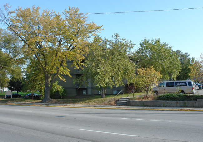 Stewart Park Apartments in Des Moines, IA - Building Photo - Building Photo