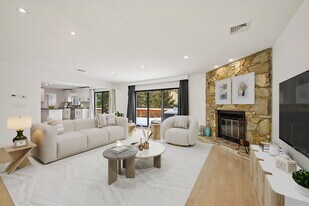 11 Hudson Terrace in Englewood Cliffs, NJ - Building Photo