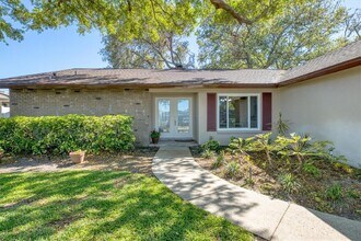 13964 106th Ave N in Largo, FL - Building Photo - Building Photo