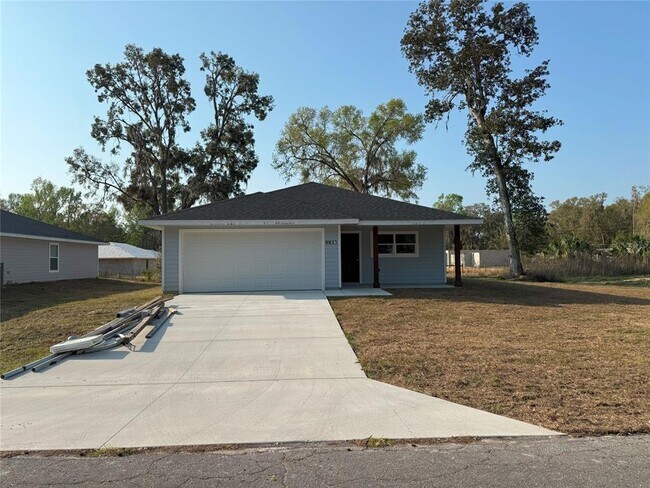 8832 E Ogden Ln in Floral City, FL - Building Photo - Building Photo