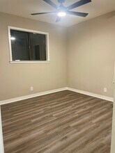 410 W Lindbergh Blvd in Universal City, TX - Building Photo - Building Photo