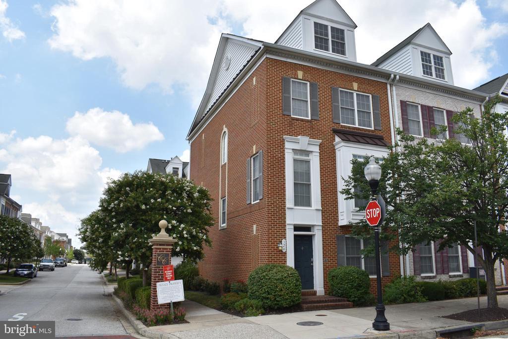 324 Scott St in Baltimore, MD - Building Photo