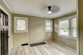 109 Ray St in Cherryville, NC - Building Photo - Building Photo